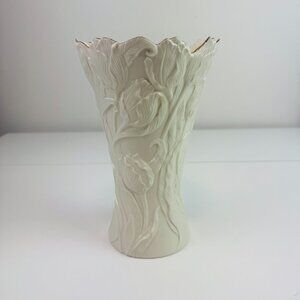 Lenox Classic Ivory Tulip Flare 9.25” Gold Trim Scalloped Vase Gold Trim